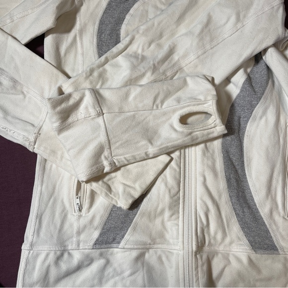 Lululemon In stride Jacket Cowl Neck in white and gray - size 4 - Picture 5 of 9